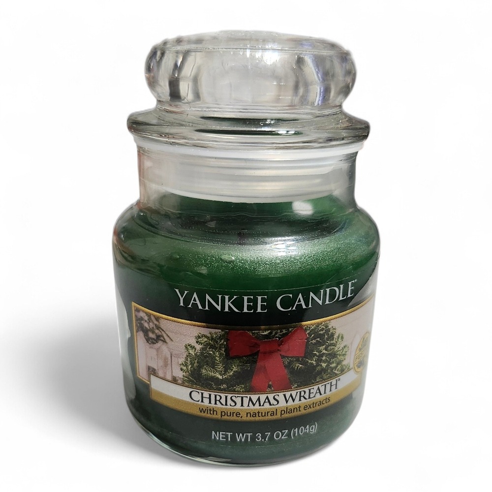 Yankee Candle Christmas Wreath Small Jar Candle 3.7 oz Green Pine Scent Holiday